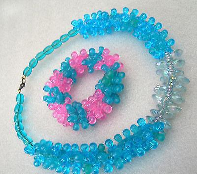 Vintage 1980's plastic lucite sparkling fuchsia & turquoise expandable bracelet