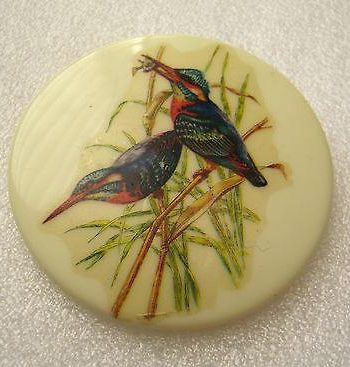 Vintage 1950s early plastic pin / brooch with birds