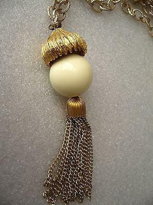 Vintage acorn gold tone fringe pendant necklace