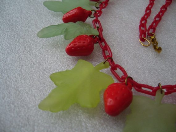 Vintage lucite & early plastic strawberries and leaves necklace