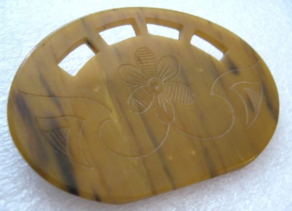 Vintage early plastic Galalith art deco carved flowers pin brooch – Bakelite era