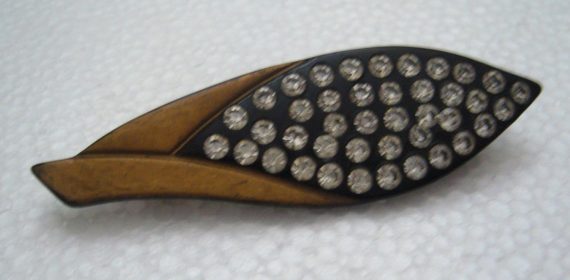 Vintage French early plastic & rhinestones pin / brooch