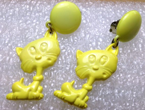 Vintage cats clip on earrings