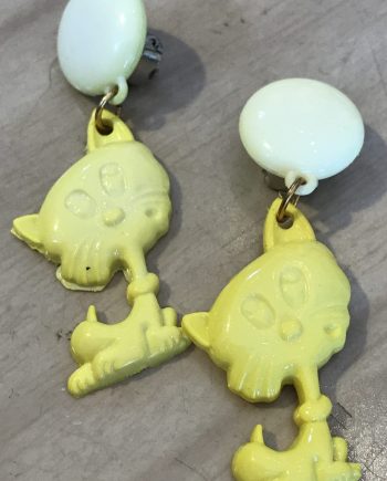 Vintage 1980's plastic yellow cats clip on earrings - Summer sale!