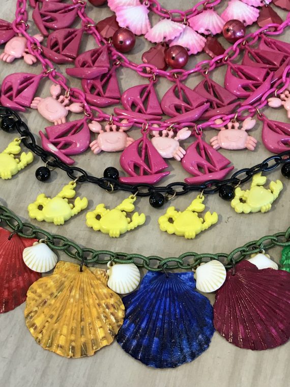 Vintage 1980’s plastic hot pink shells necklace – Summer sale!